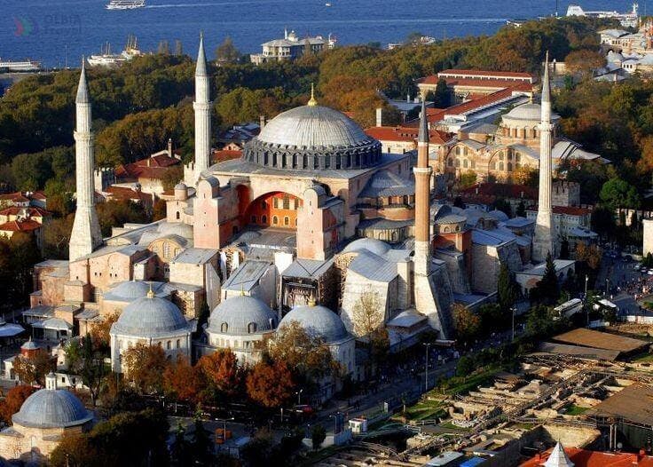 Cover Image for Best Places To Visit In Istanbul, Turkey In 2022